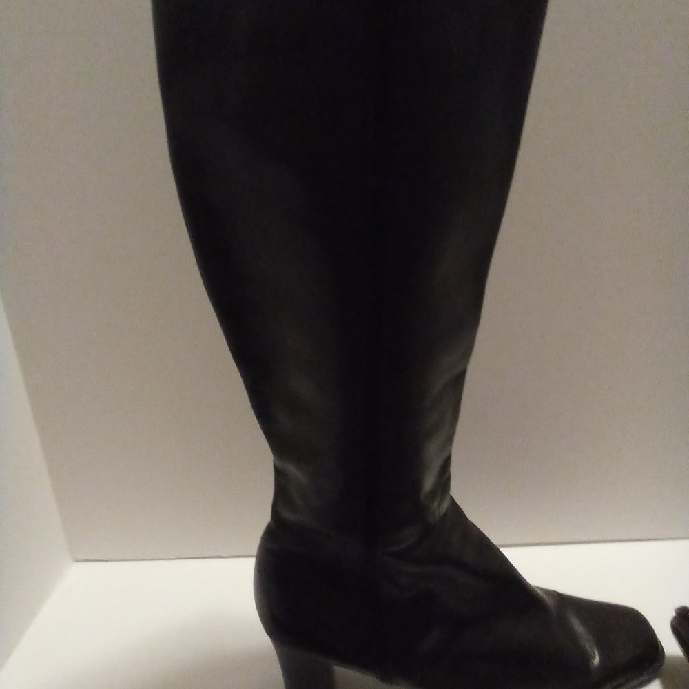 Boots - Picture 3 of 5